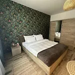 Newlevel Apartment *